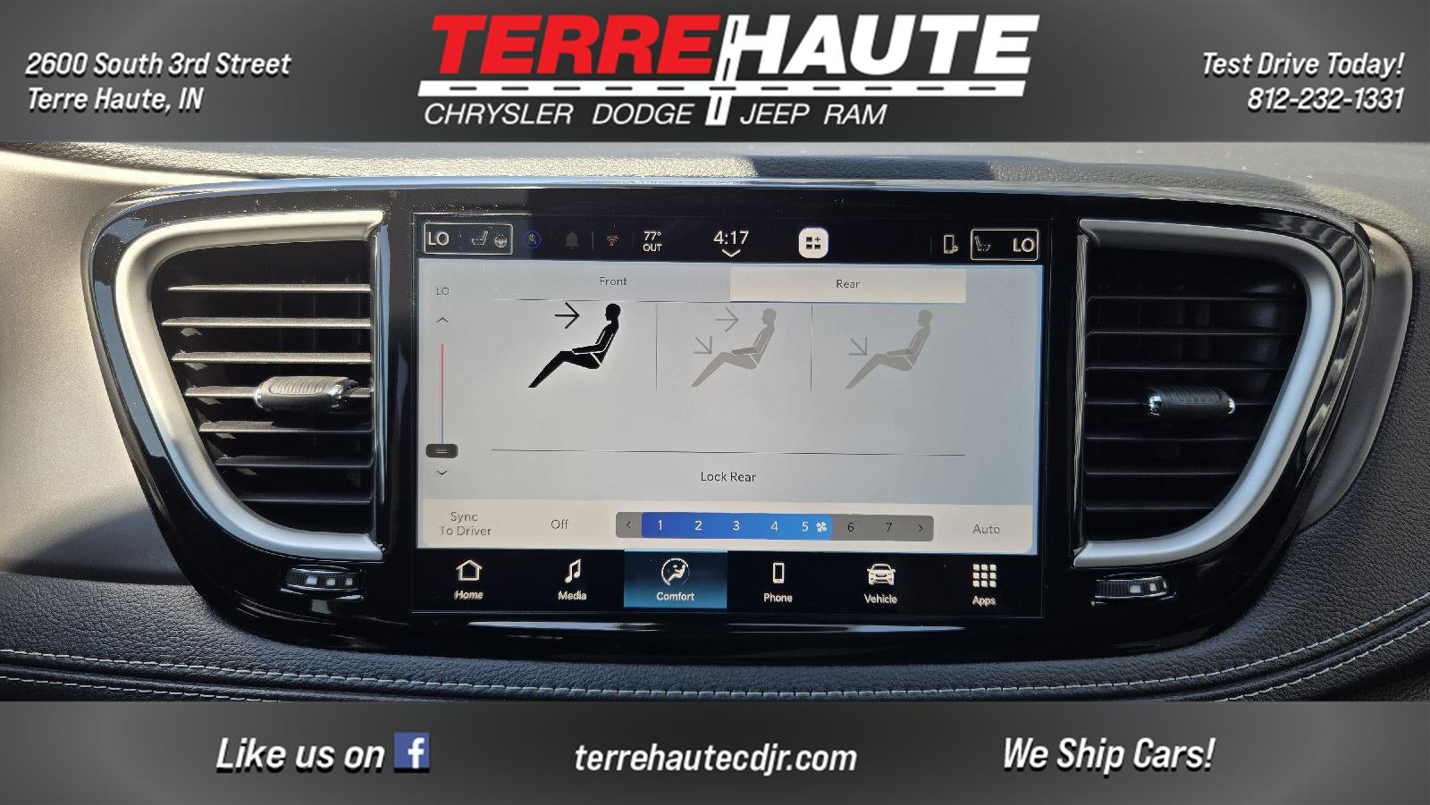 2027 Chrysler Pacifica Select