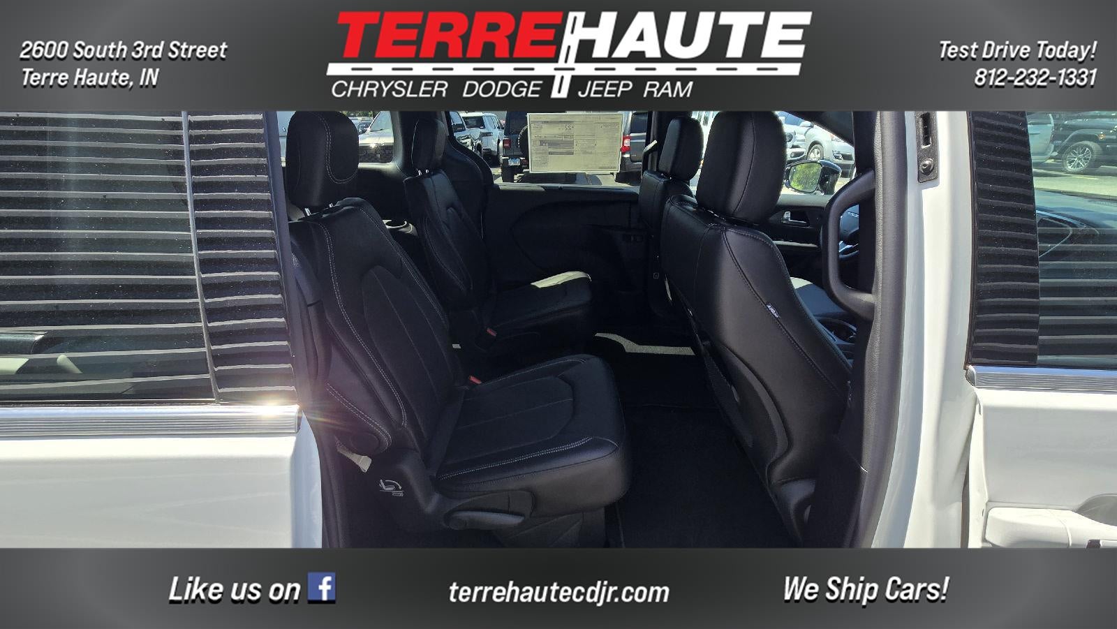 2027 Chrysler Pacifica Select