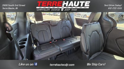 2027 Chrysler Pacifica Select