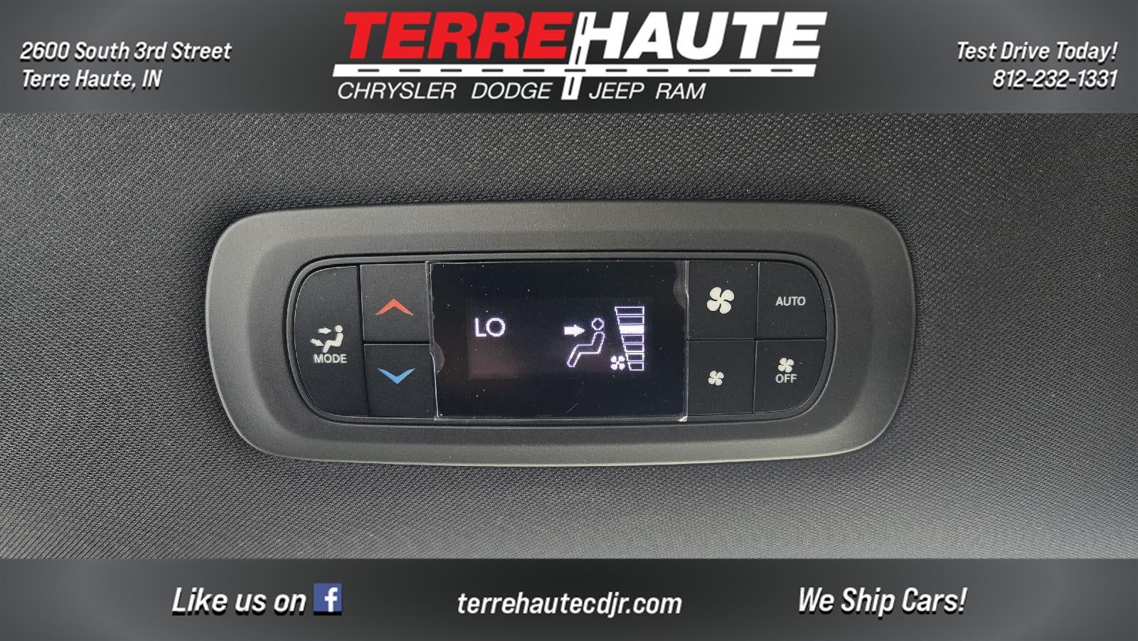 2027 Chrysler Pacifica Select