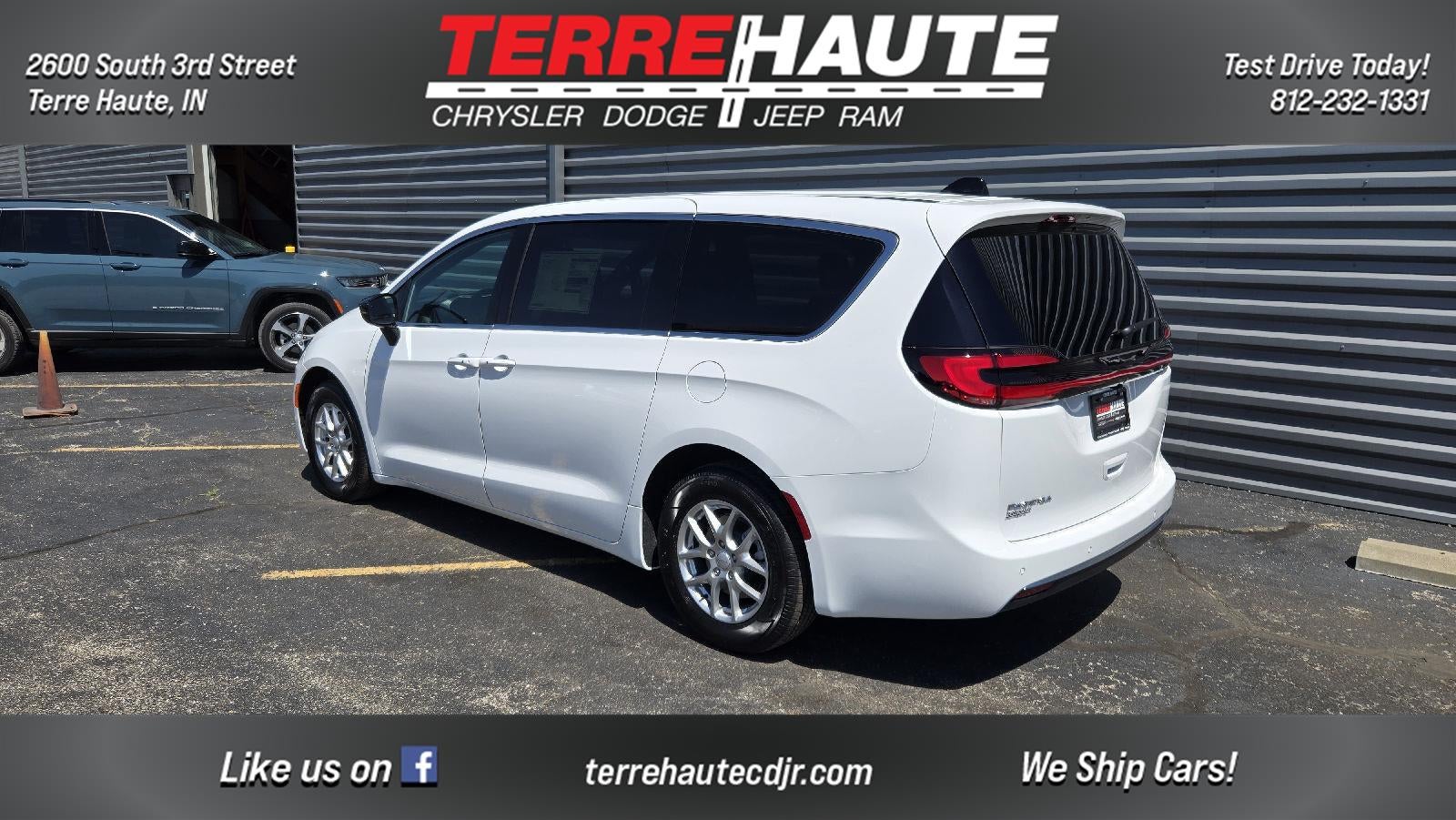 2027 Chrysler Pacifica Select
