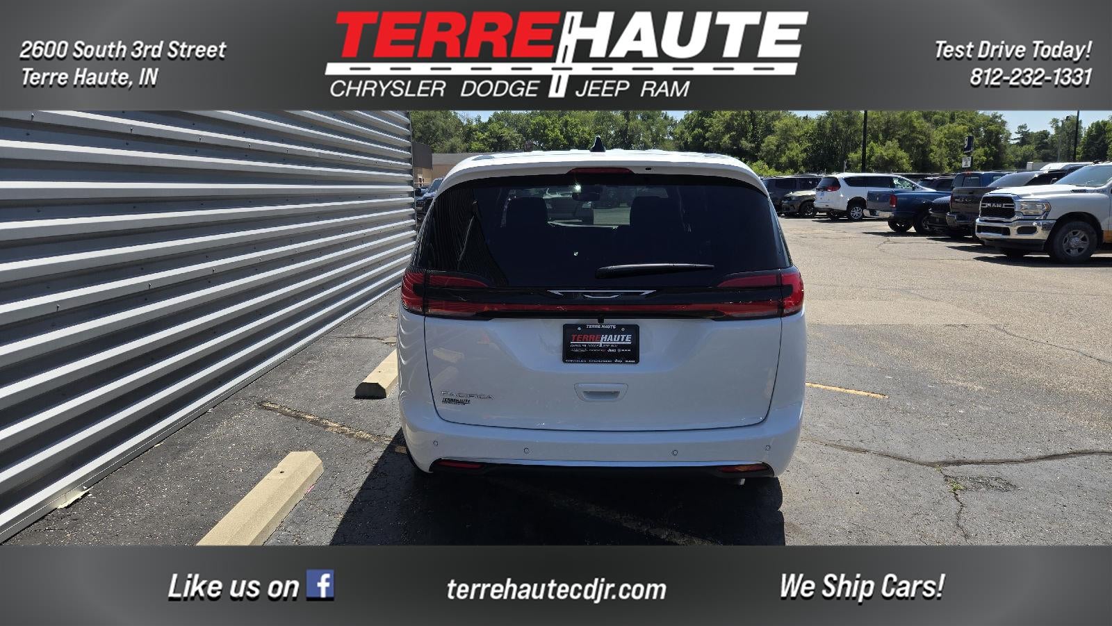 2027 Chrysler Pacifica Select