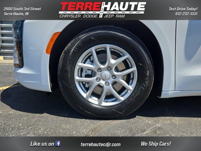 2027 Chrysler Pacifica Select