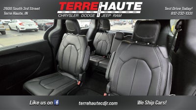 2026 Chrysler Pacifica Select