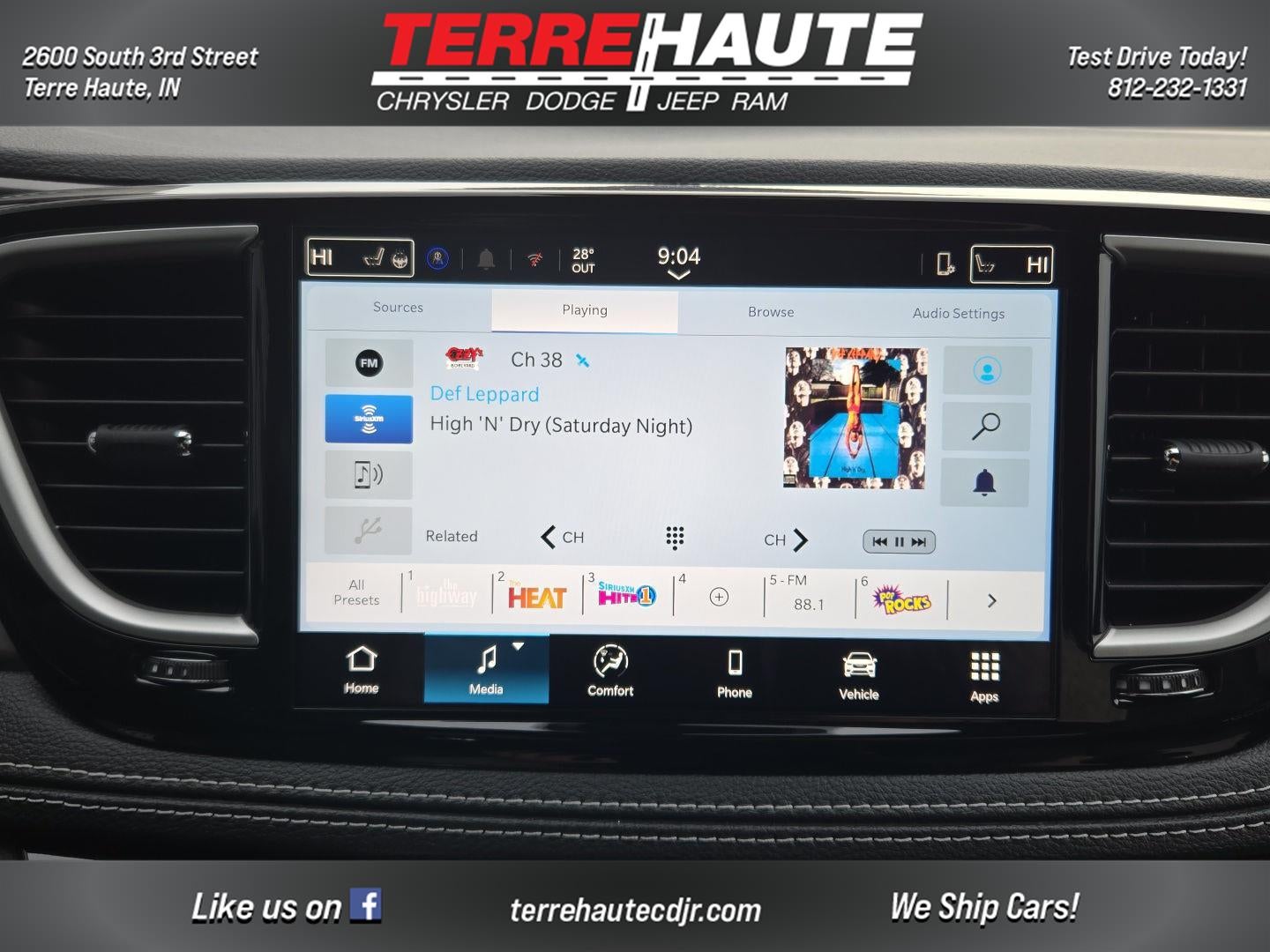 2026 Chrysler Pacifica Select