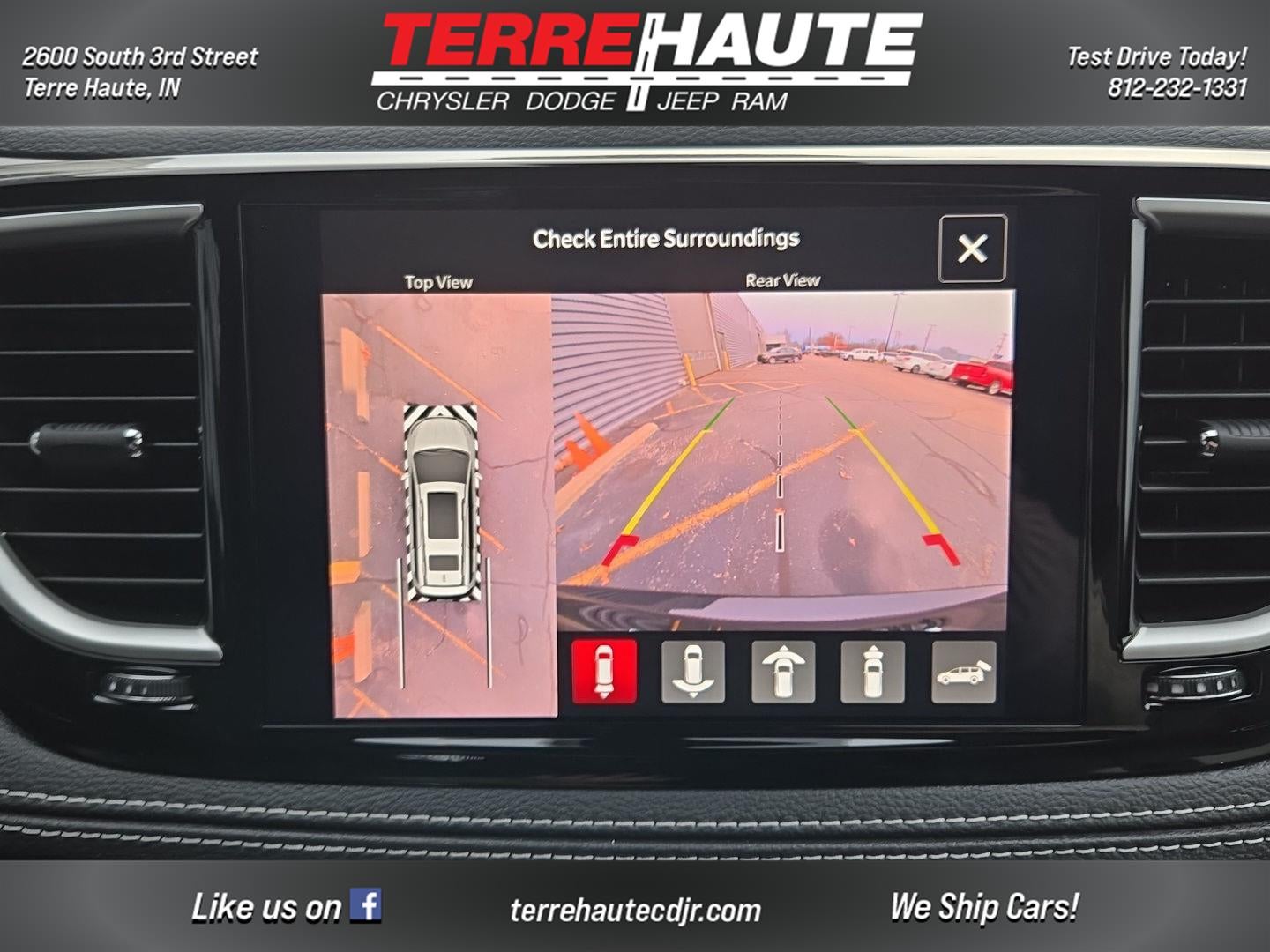 2026 Chrysler Pacifica Select