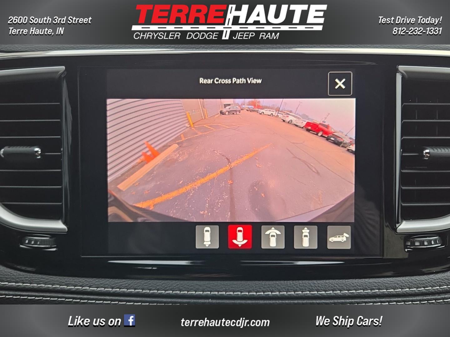 2026 Chrysler Pacifica Select