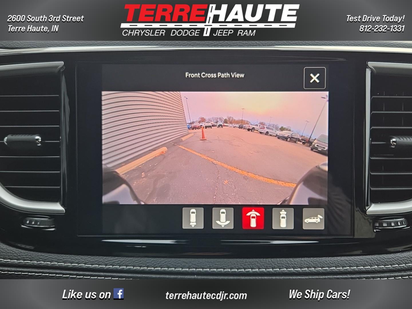 2026 Chrysler Pacifica Select