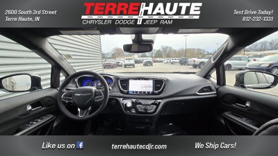 2026 Chrysler Pacifica Select