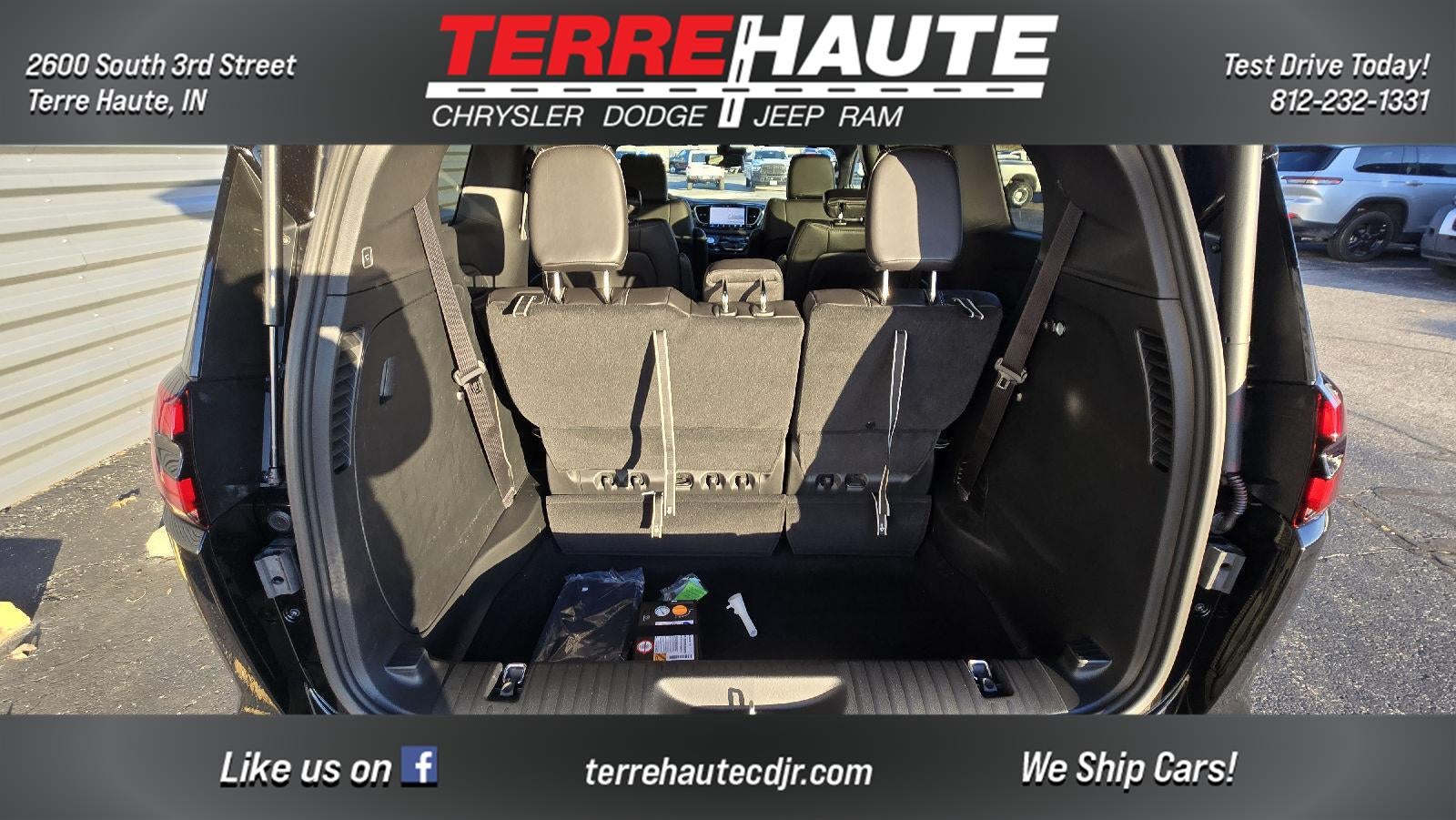 2026 Chrysler Pacifica Select