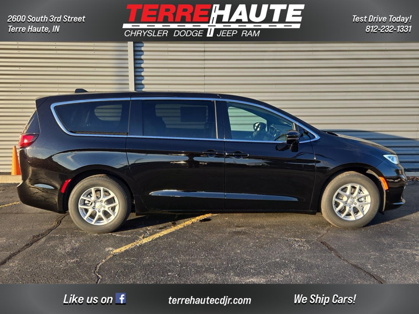 2026 Chrysler Pacifica Select