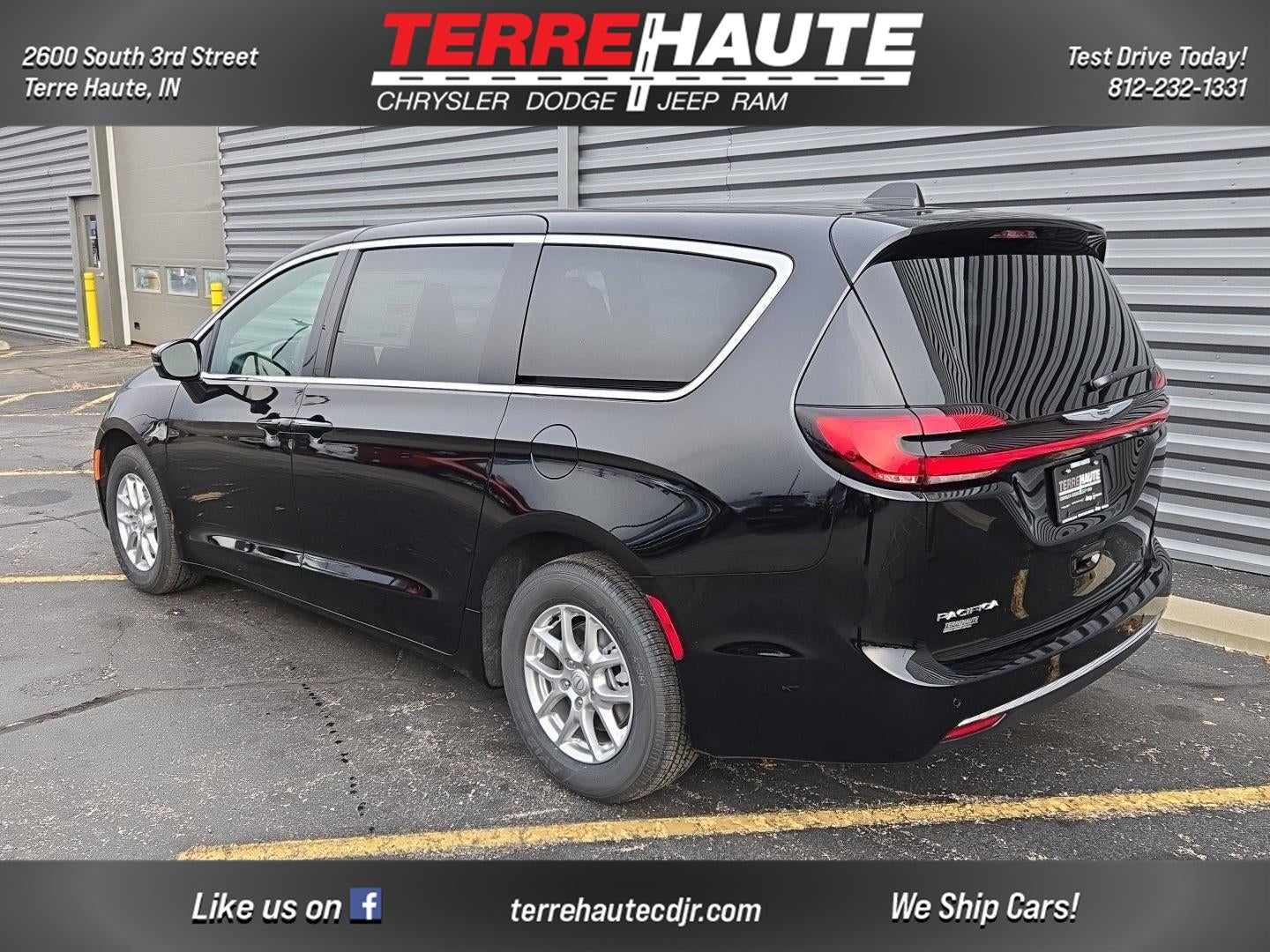 2026 Chrysler Pacifica Select