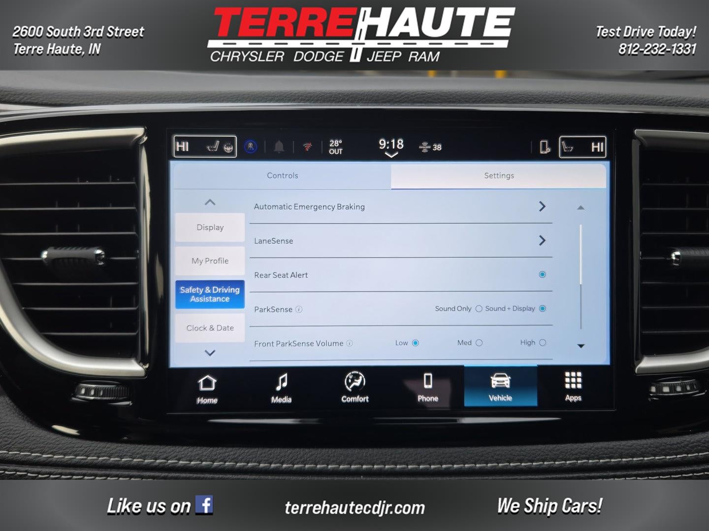 2026 Chrysler Pacifica Select