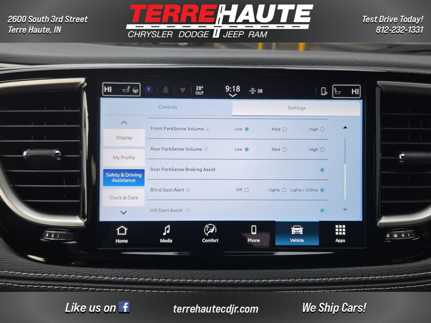 2026 Chrysler Pacifica Select