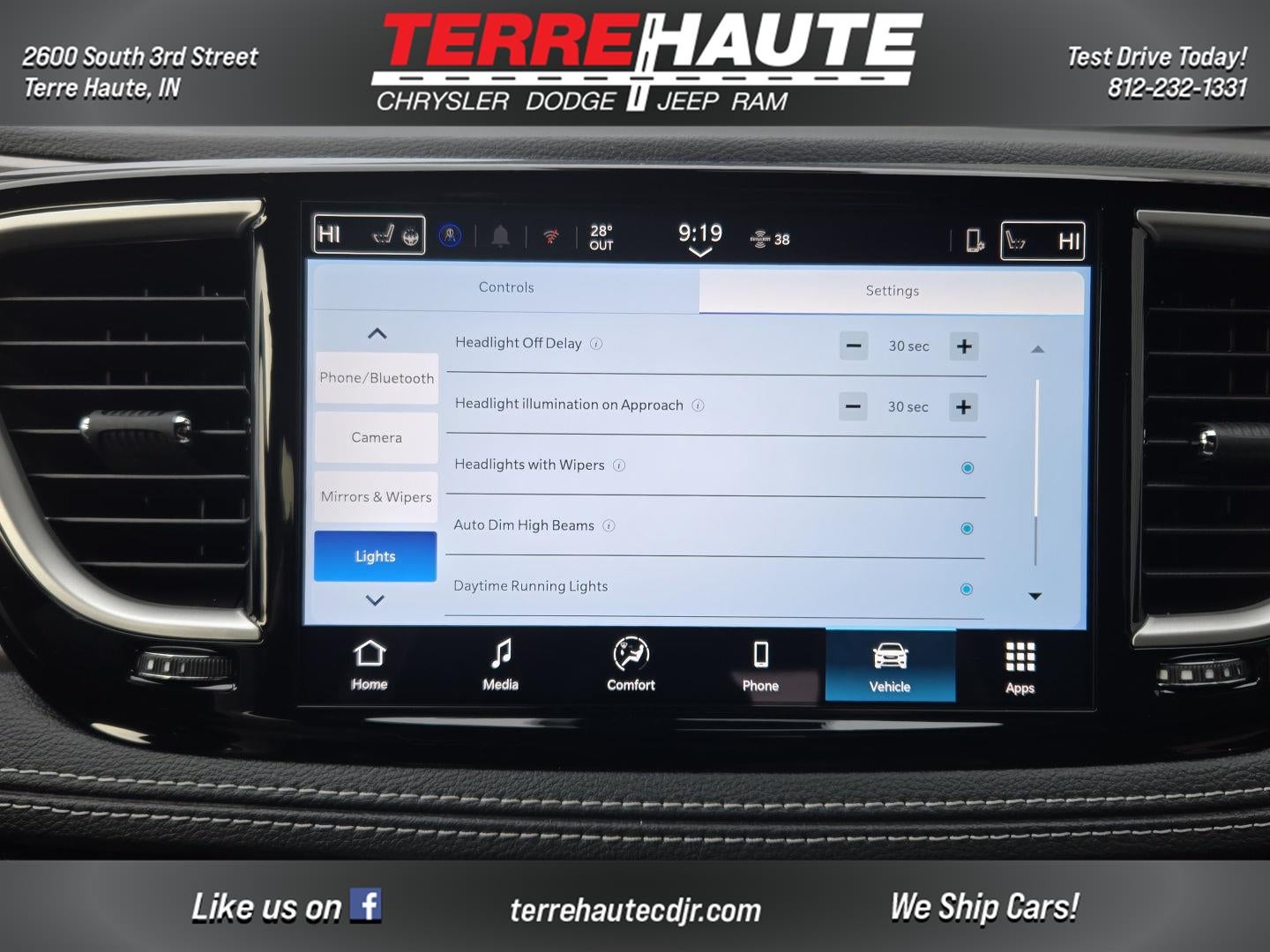 2026 Chrysler Pacifica Select