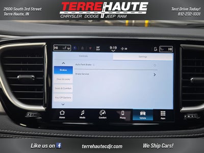 2026 Chrysler Pacifica Select