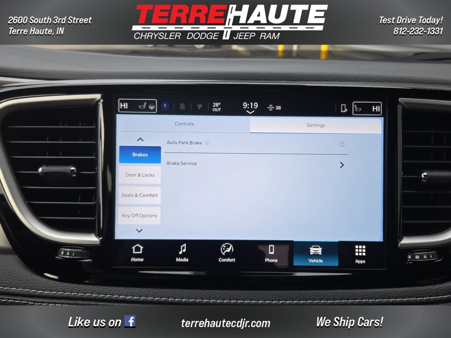 2026 Chrysler Pacifica Select