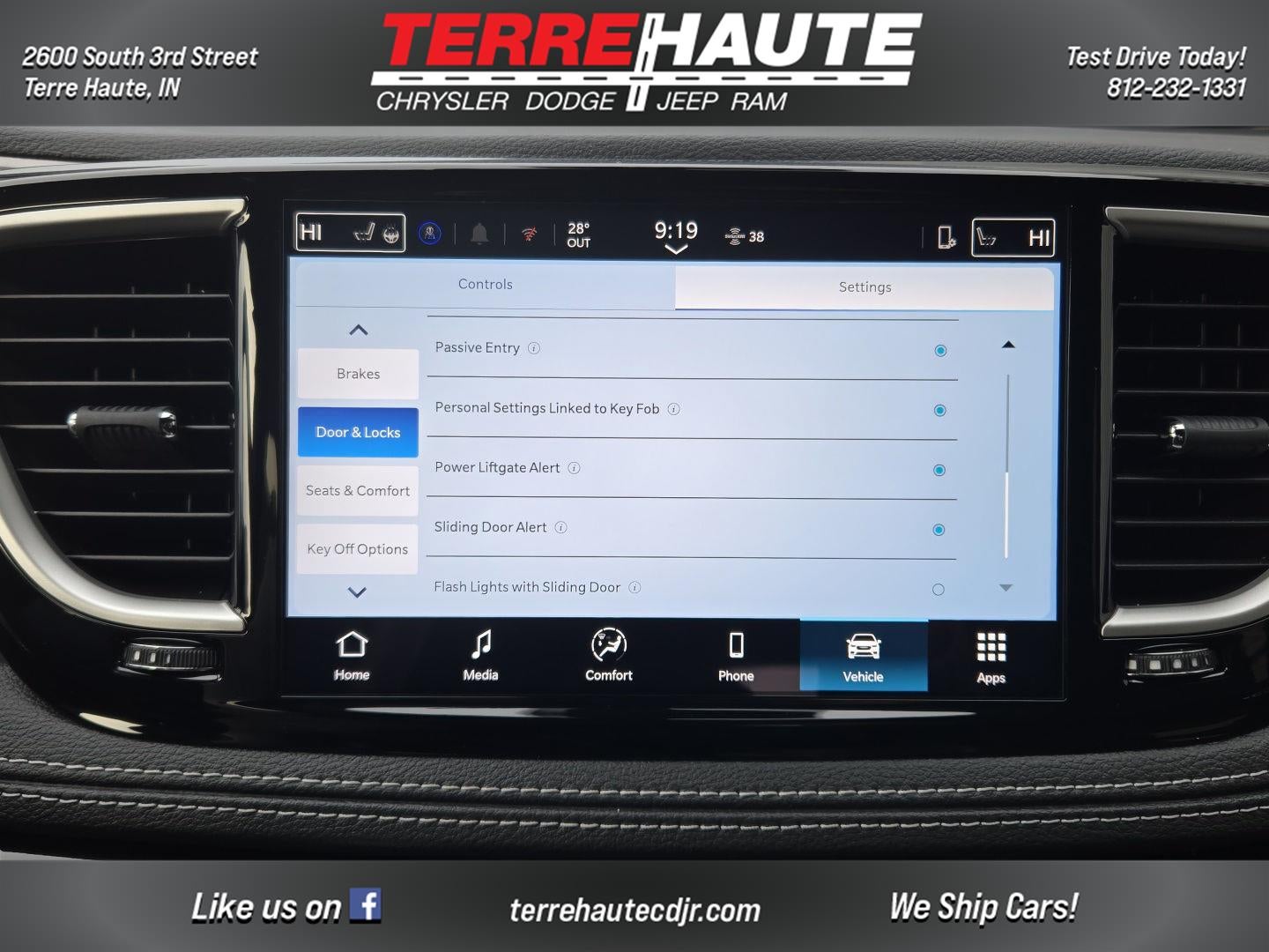 2026 Chrysler Pacifica Select