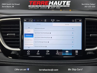 2026 Chrysler Pacifica Select