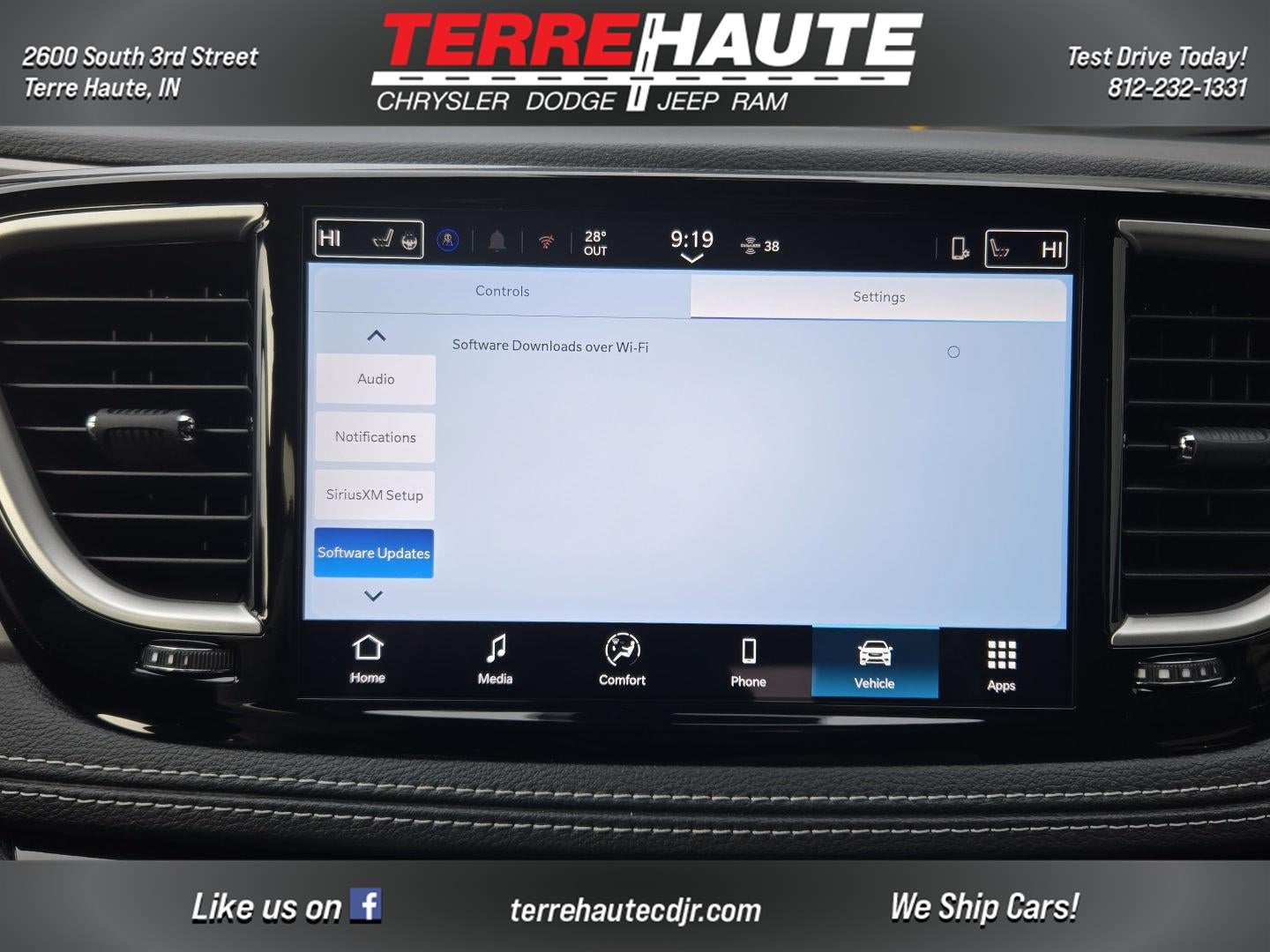 2026 Chrysler Pacifica Select