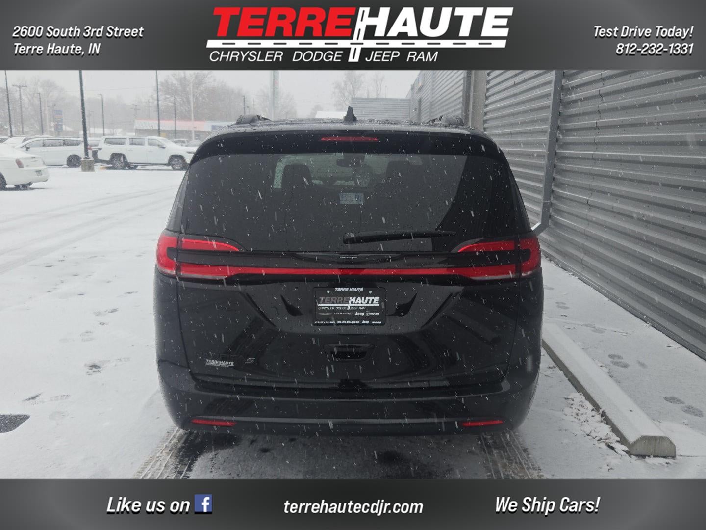 2026 Chrysler Pacifica Select