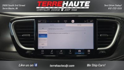 2026 Chrysler Pacifica Select