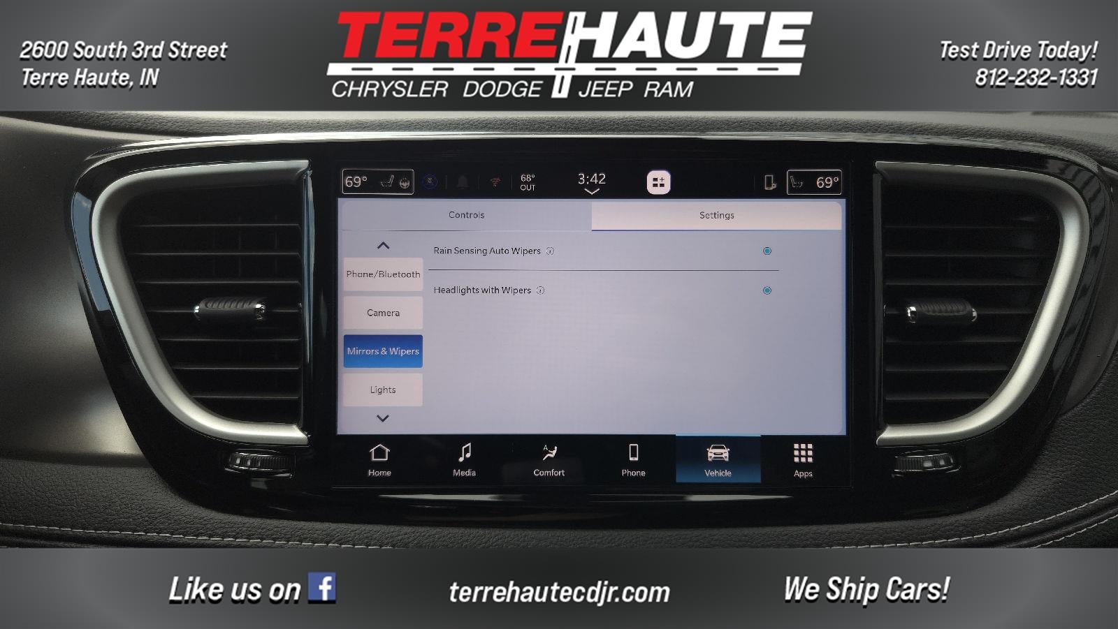 2026 Chrysler Pacifica Select