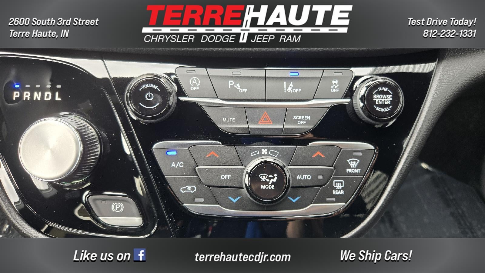 2027 Chrysler Pacifica Select