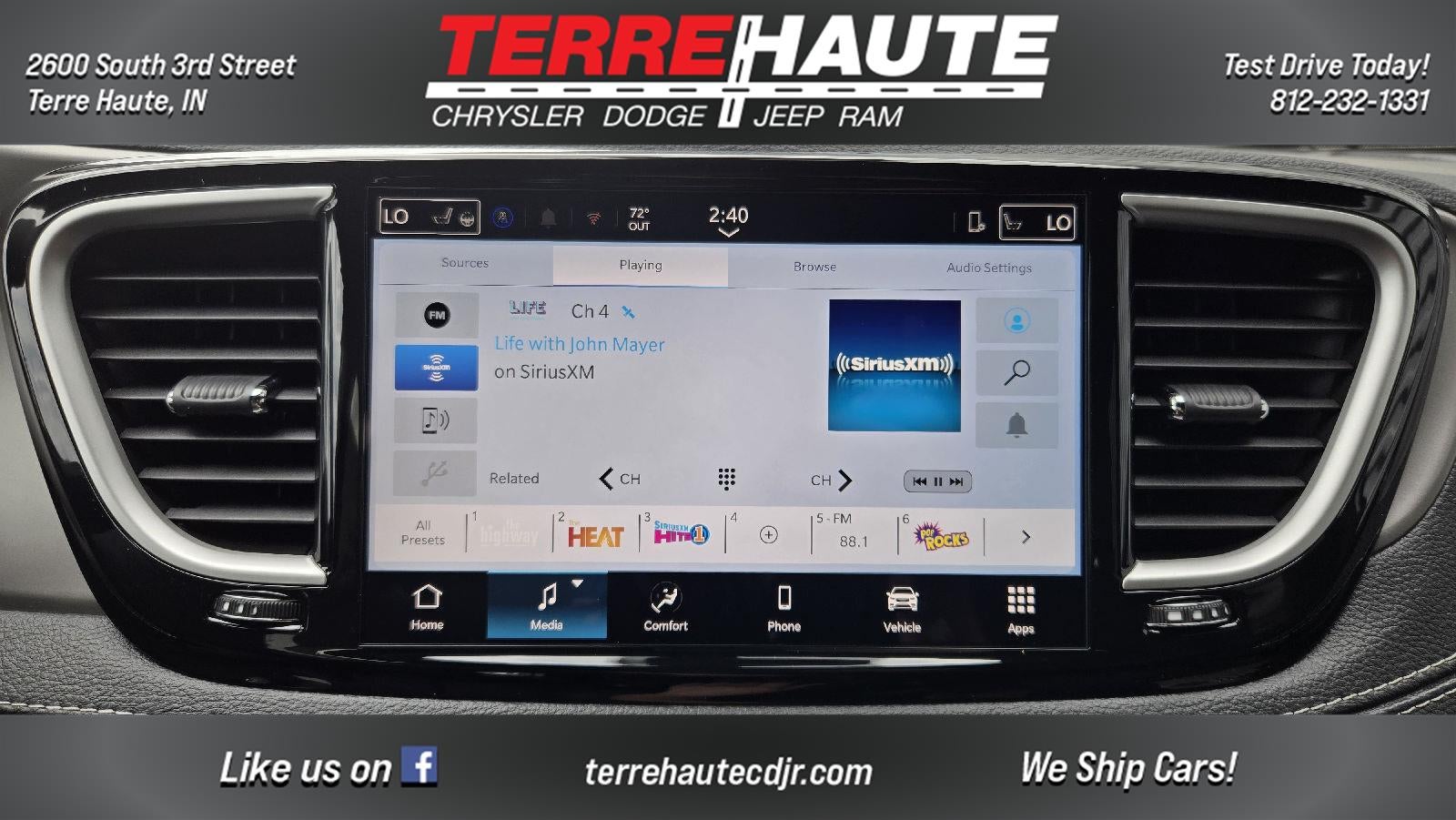 2027 Chrysler Pacifica Select
