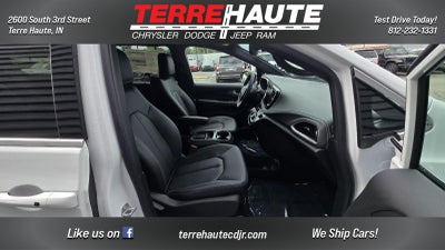 2027 Chrysler Pacifica Select