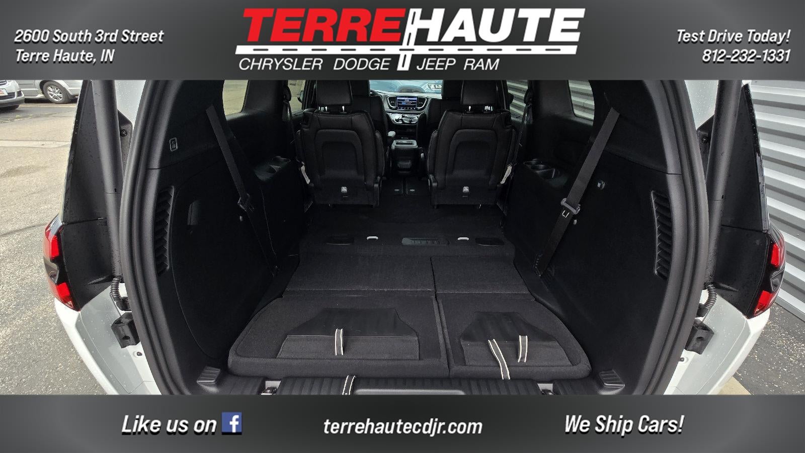 2027 Chrysler Pacifica Select