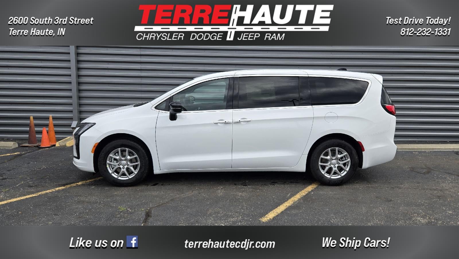 2027 Chrysler Pacifica Select
