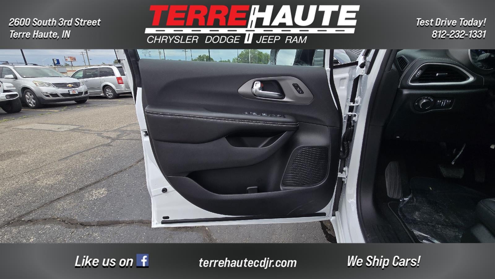 2027 Chrysler Pacifica Select