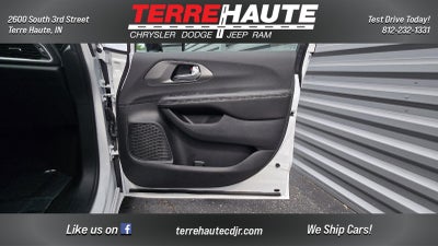 2027 Chrysler Pacifica Select