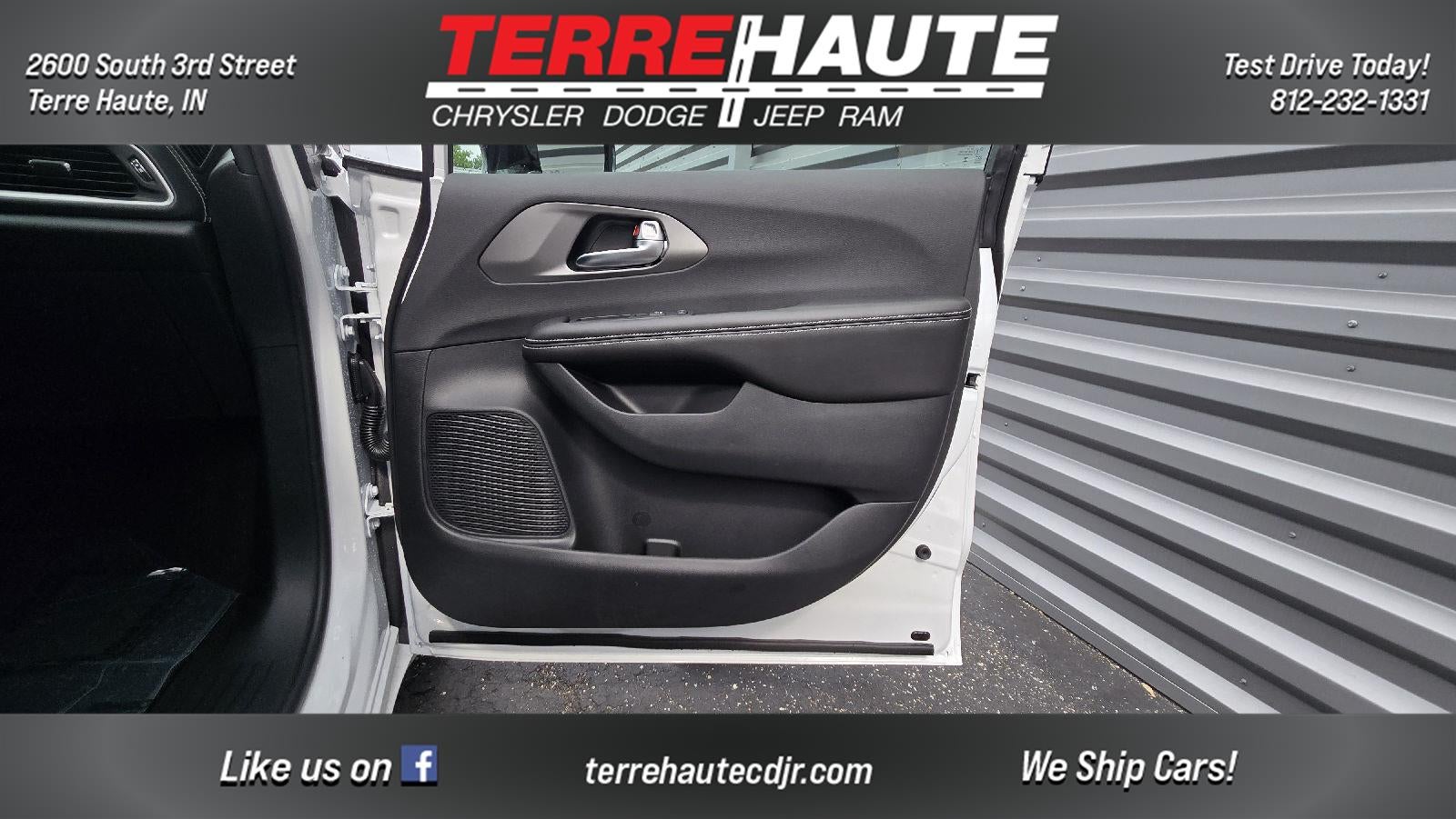2027 Chrysler Pacifica Select