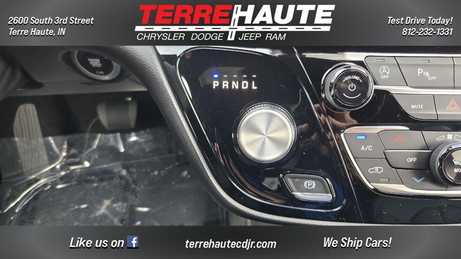 2027 Chrysler Pacifica Select