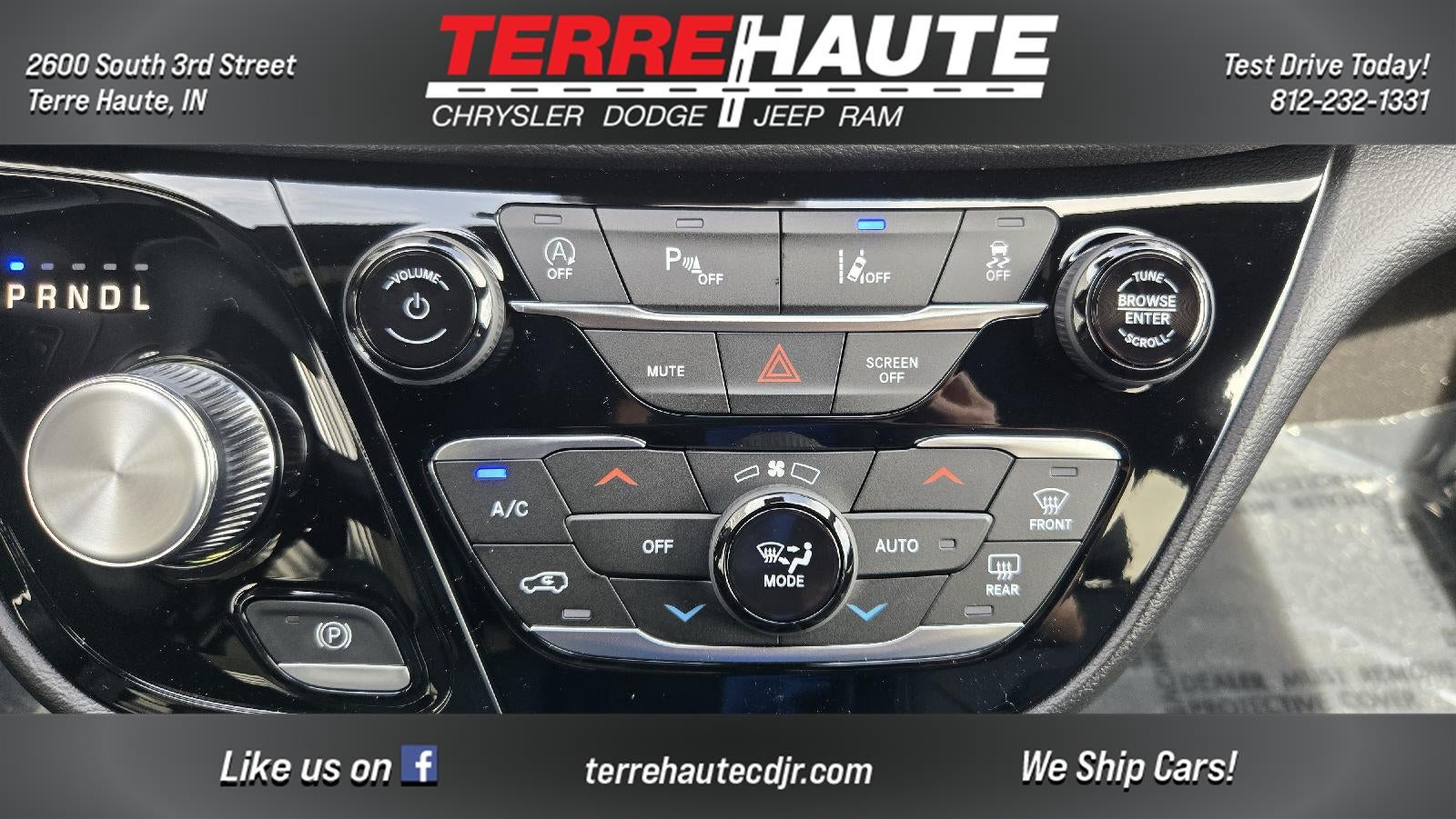 2027 Chrysler Pacifica Select