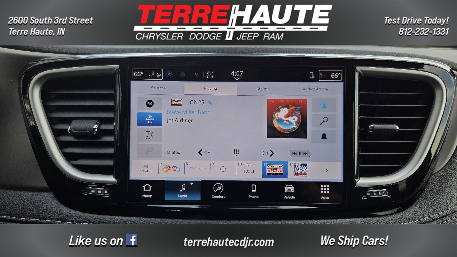 2027 Chrysler Pacifica Select