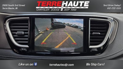 2027 Chrysler Pacifica Select