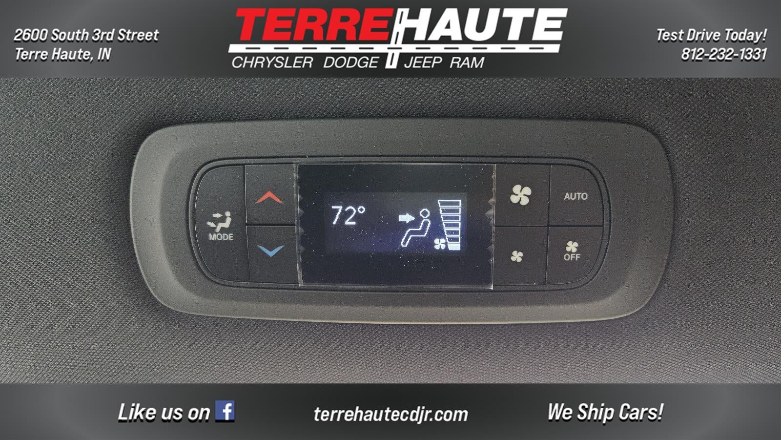 2027 Chrysler Pacifica Select