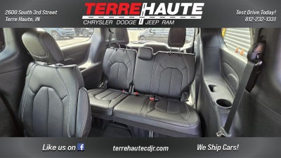 2027 Chrysler Pacifica Select