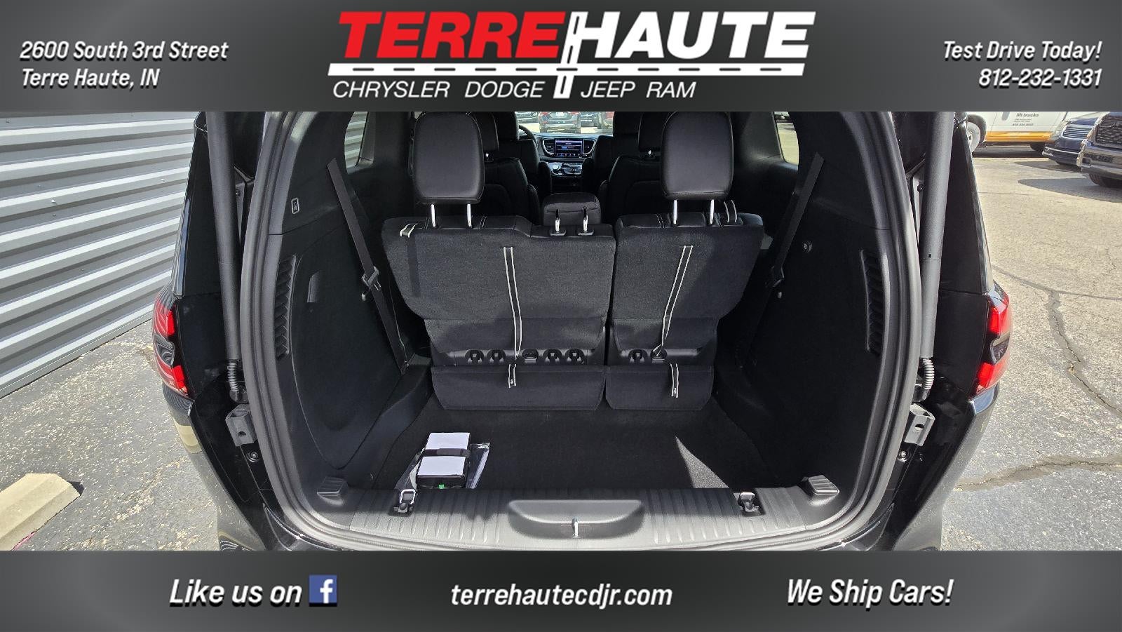 2027 Chrysler Pacifica Select