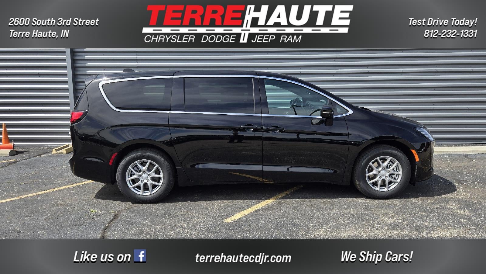 2027 Chrysler Pacifica Select