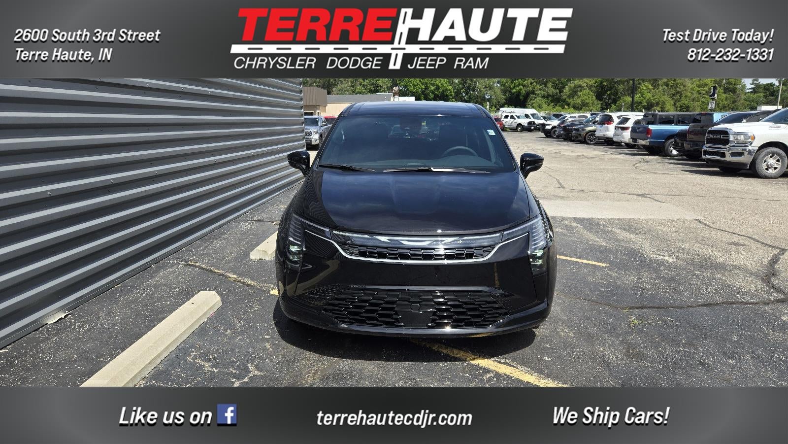 2027 Chrysler Pacifica Select