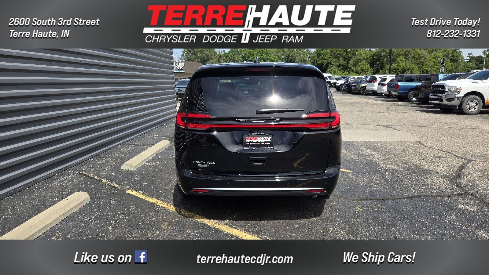 2027 Chrysler Pacifica Select