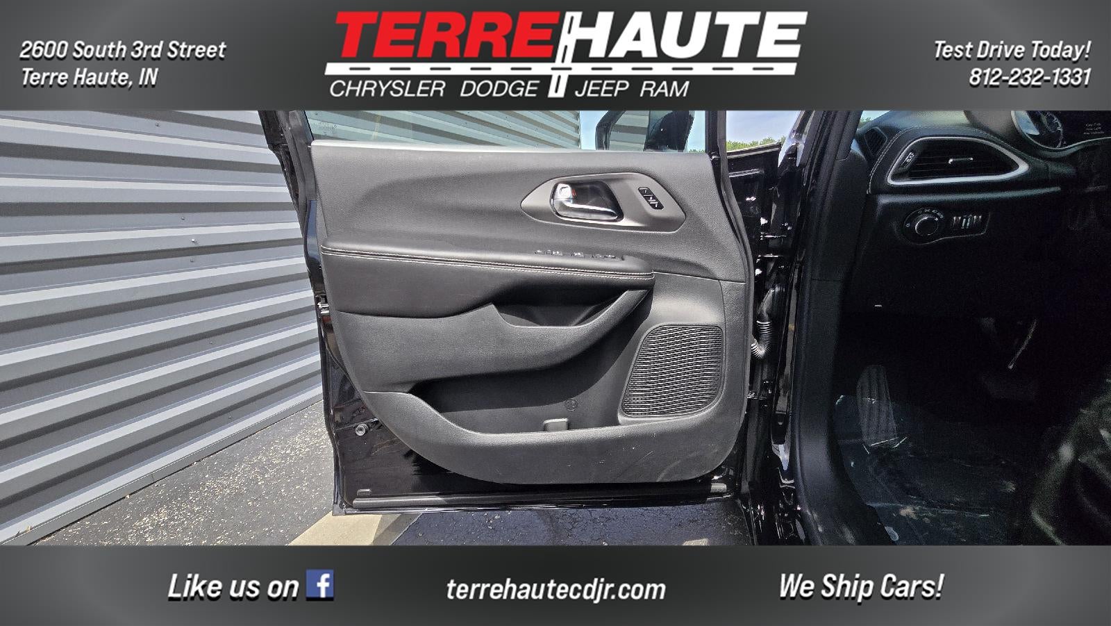 2027 Chrysler Pacifica Select