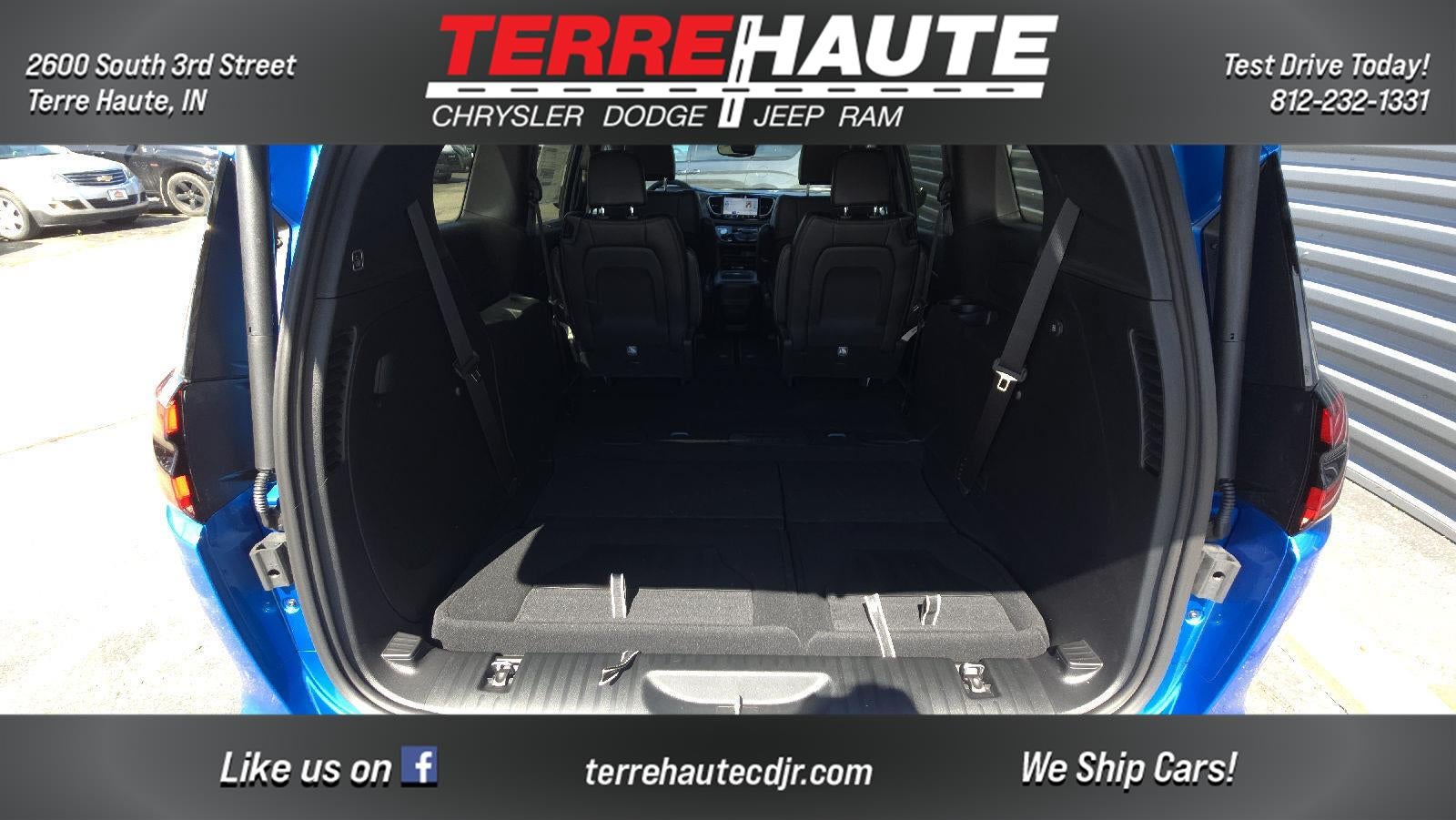 2027 Chrysler Pacifica Select