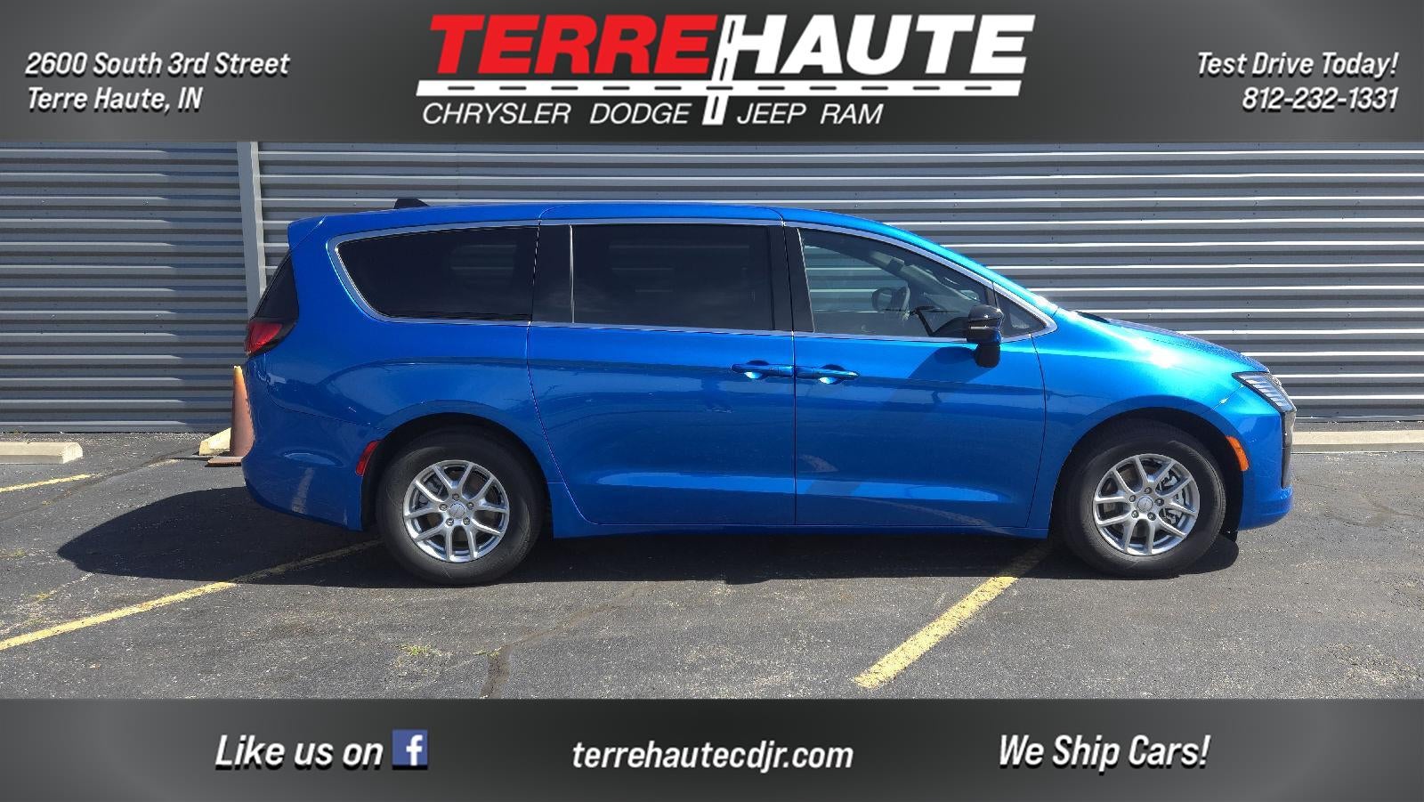 2027 Chrysler Pacifica Select