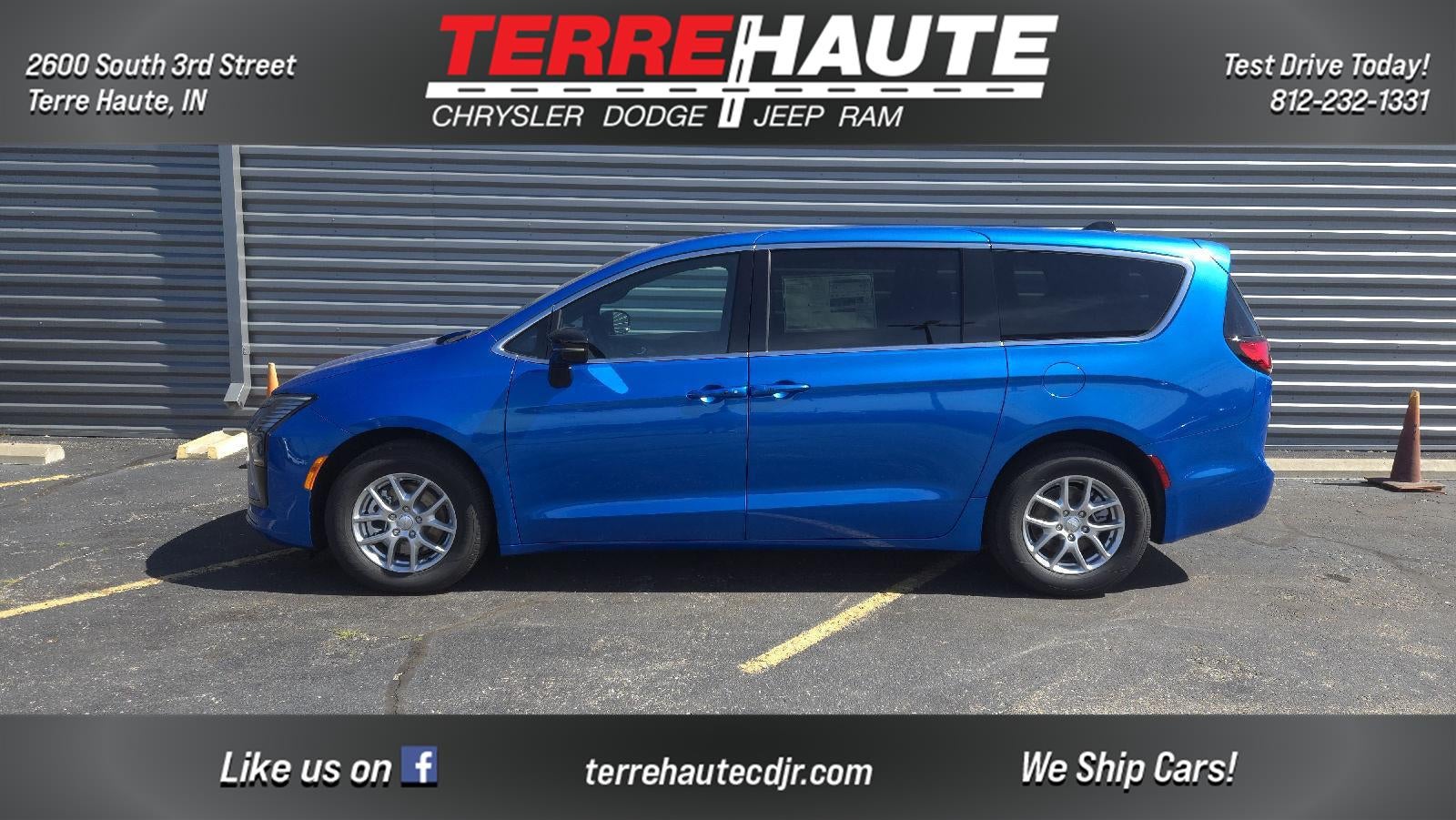 2027 Chrysler Pacifica Select