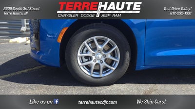 2027 Chrysler Pacifica Select